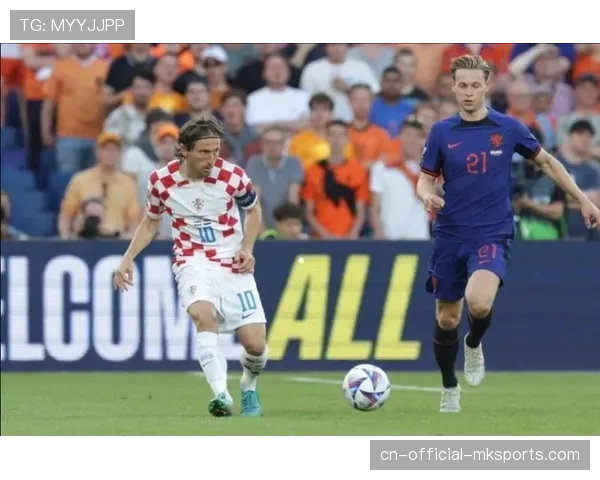 荷兰中场年轻化进程加速 德容与哈维西蒙斯需建立默契配合